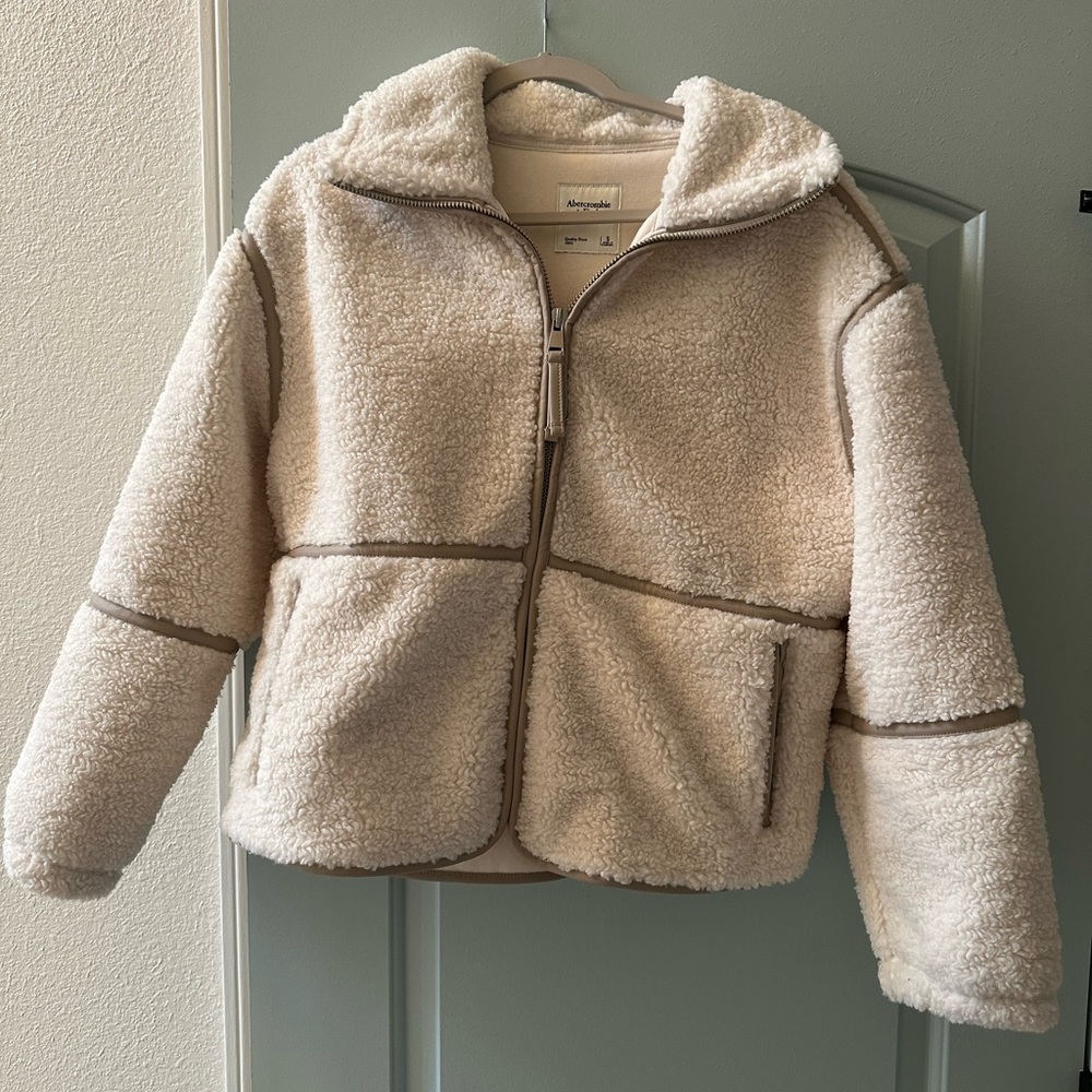 NWOT Abercrombie Sherpa Oversized Jacket